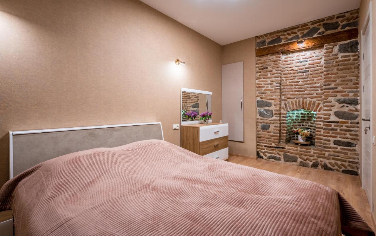 Sololaky Wall Тбилиси Екстериор снимка