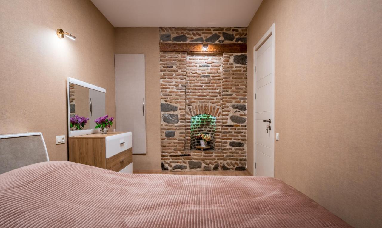 Sololaky Wall Тбилиси Екстериор снимка